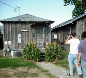 Blues, Beer, and Cotton Gins: The Shack Up Inn, Shack Up Inn, Cotton Gin Inn, blues inn, Clarksdale, Mississippi, home of the Blues, Robert Johnson, southern US budget travel, Rachel Pfeffer